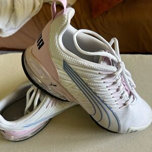 Puma Women’s Voltaic Evo Cross Trainer Sneakers White Size 10